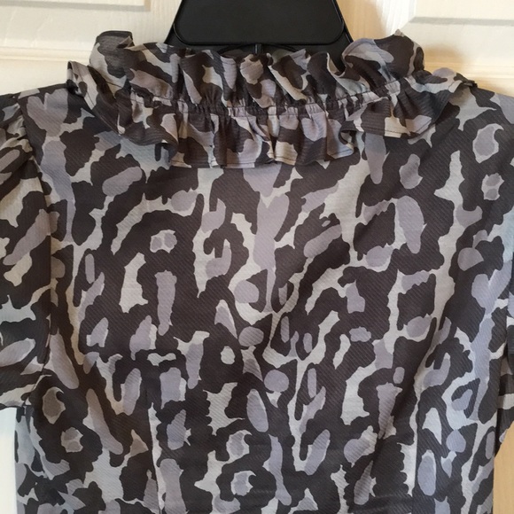 LOFT Ruffle Front Gray Top closet clean out!💕 - Picture 7 of 8